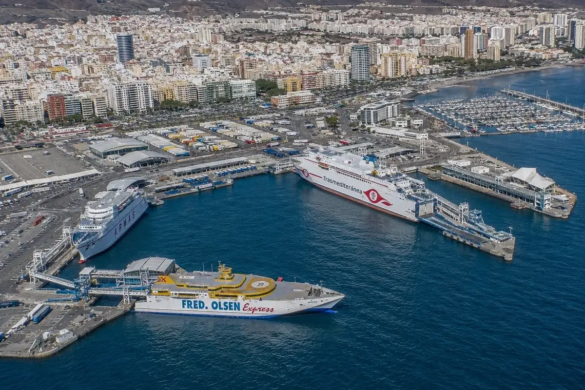 Ferry na rota Las Palmas–Santa Cruz de Tenerife